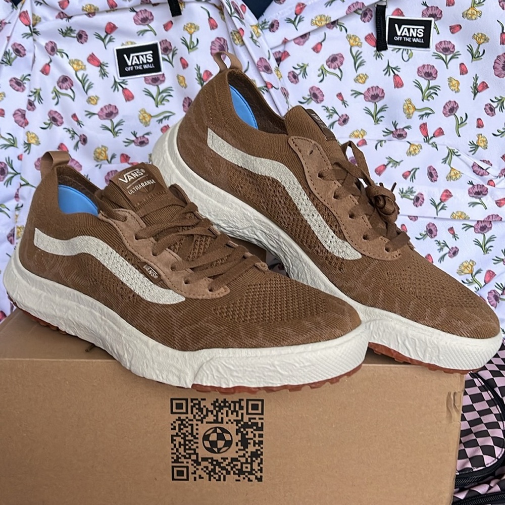 Vans Men’s Ultrarange Vr3
Chipmunk
VN0A4BXBGWT
Sneakers - Picture 5 of 16